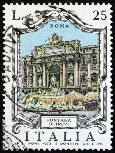 Postage stamp Italy 1973 Trevi fountain, Rome