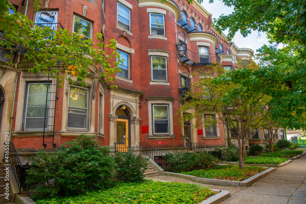 Naklejka premium Historic townhouse style residence building at 202 Bay State Road near Boston University in Boston, Massachusetts MA, USA. 