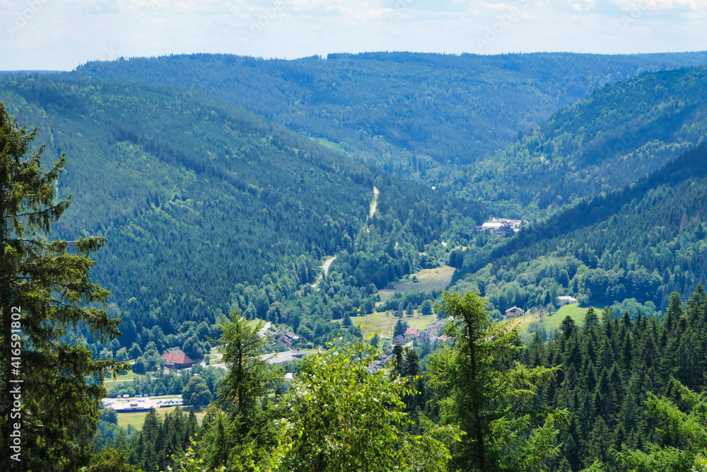 Blick vom Sommerberg in Bad Wildbad hinab ins Tal Richtung Westen
