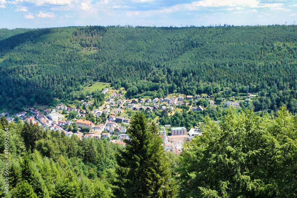 Blick auf Bad Wildbad im Schwarzwald vom Sommerberg aus