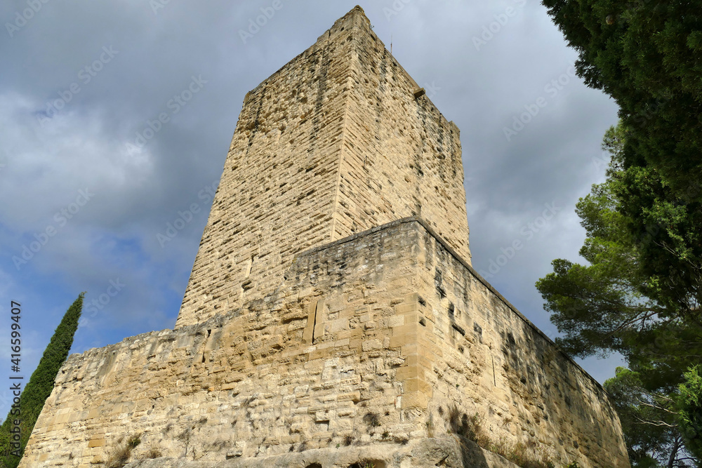 Le donjon du château de Sommières