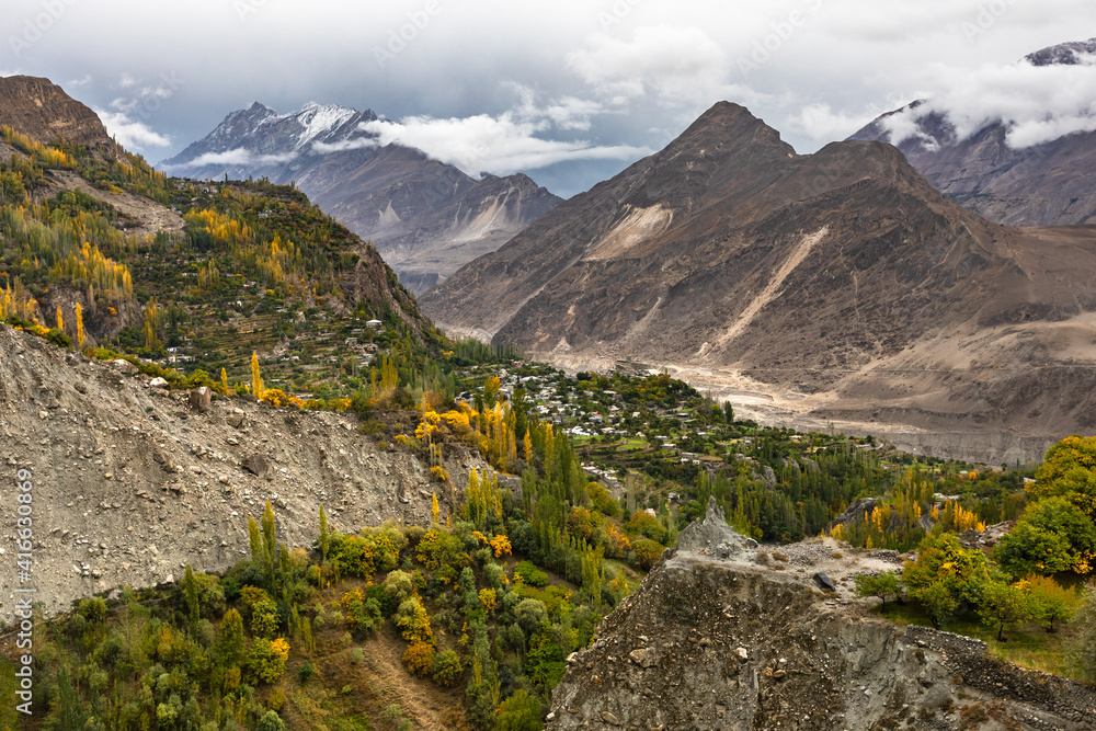 Mountain village in hunza river valley gilgit baltistan , Pakistan ...