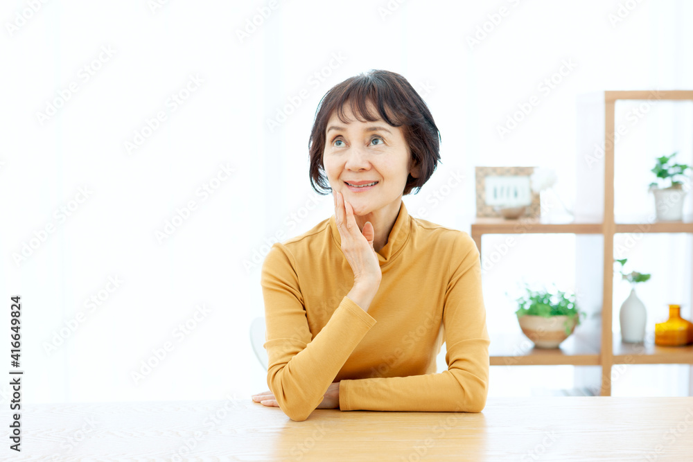 笑顔のシニア女性 笑顔のシニア女性