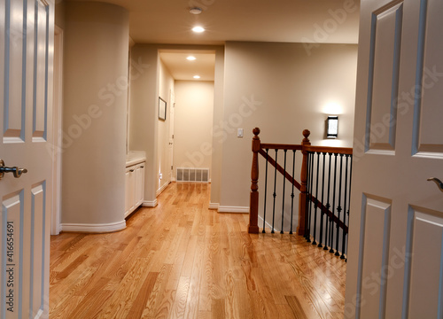 Fényképezés New red oak hardwood floors in home