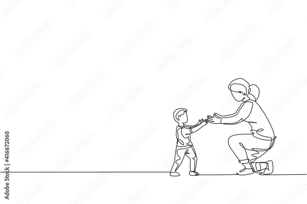 Single continuous line drawing of young mom ready to hug her son who learned to walk towards her at home, happy parenting. Family loving care concept. Trendy one line draw design vector illustration