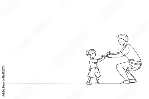 One continuous line drawing of young dad ready to hug daughter who learned to walk towards him at home. Happy family parenthood concept. Dynamic single line draw design vector graphic illustration