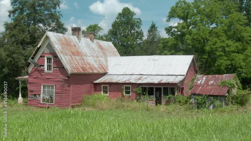 Aerial: Abandoned farmhouse. Georgia, USA Aerial: Abandoned farmhouse. Georgia, USA