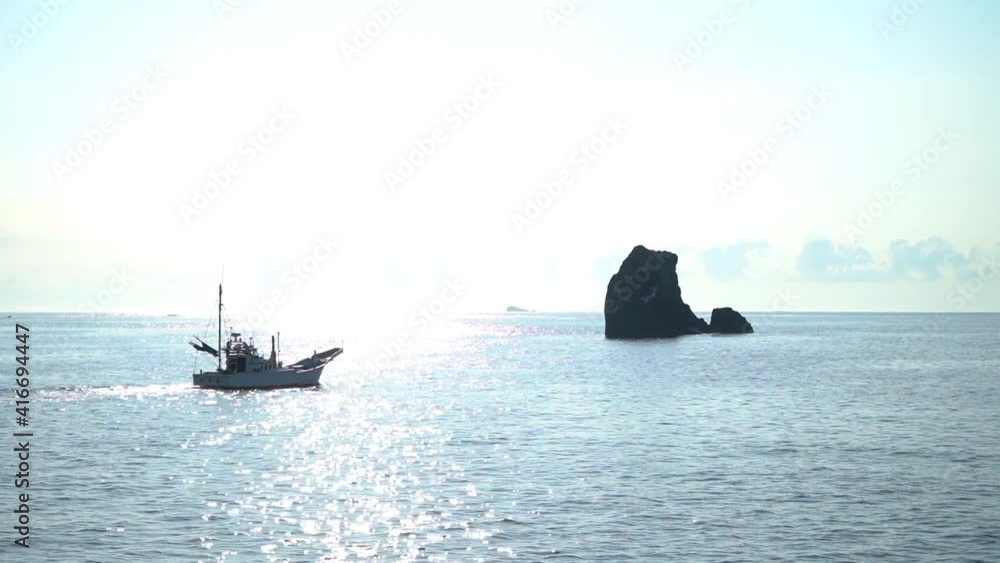伊豆の綺麗な太平洋の海と島の風景 伊豆の綺麗な太平洋の海と島の風景