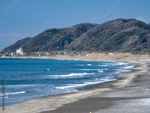 快晴の館山市 平砂浦海岸の風景 3月