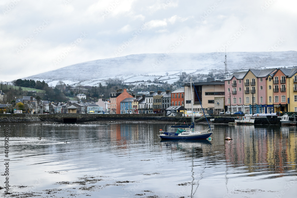 Bantry, West Cork, Ireland. 24rd Jan, 2021. Overnight snow leading to dangerous road conditions around the country. Status yellow warning remains in place for all counties until noon. 