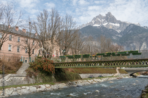 Wallpaper Mural Rivière la Sallanche en Haute Savoie Torontodigital.ca