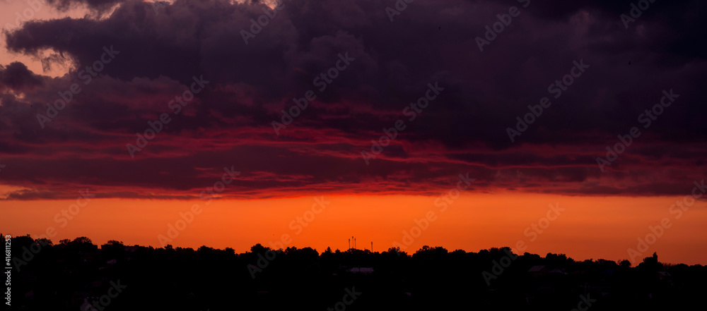 Obraz premium sunset in the town