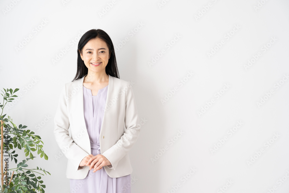 ミドル　ビジネスウーマン