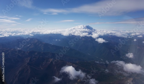 Mount Rainier in Washington state © Brooke