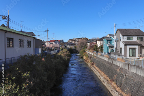 新橋から見た帷子川（神奈川県横浜市保土ケ谷区） © sirius