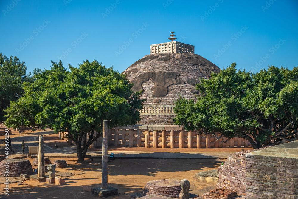 Sanchi Stupa is a Buddhist complex, famous for its Great Stupa, on a hilltop at Sanchi Town in Raisen District of the State of Madhya Pradesh, India. it is UNESCO World Heritage Site.	