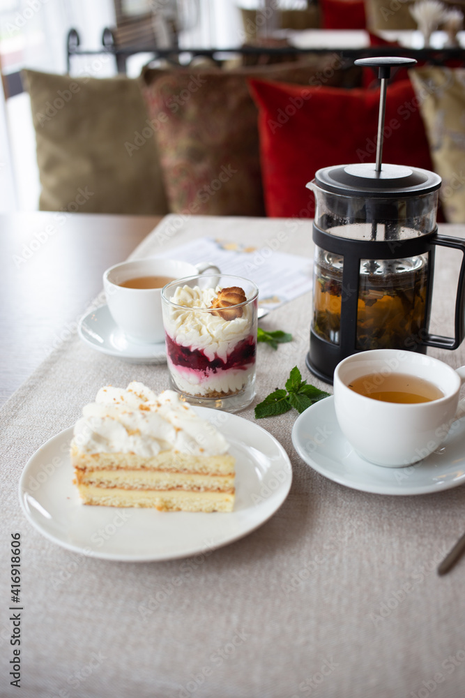 Sponge cake with cream Sponge cake with cream