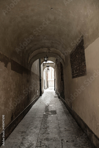An alley - historic architecture of the old town of Warsaw, Poland © teine