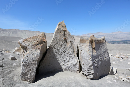 Site archéologique de Toro Muerto, Arequipa, Pérou photo