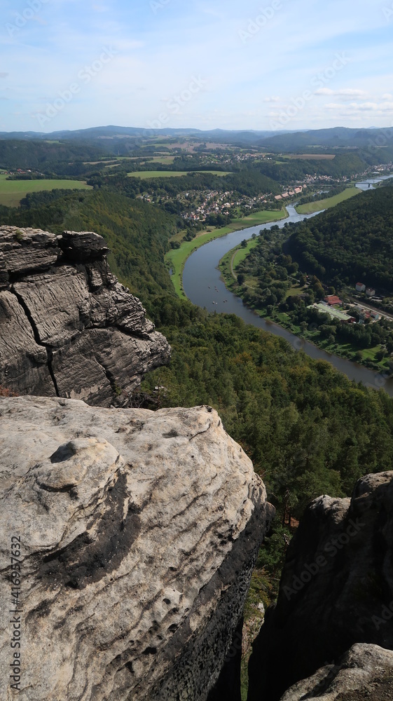 Sächsische Schweiz Wanderung im Wald und durch Felsenlandschaft Sächsische Schweiz Wanderung im Wald und durch Felsenlandschaft