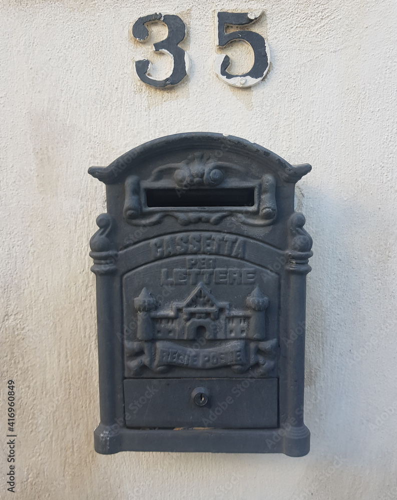 Mailbox. Post director