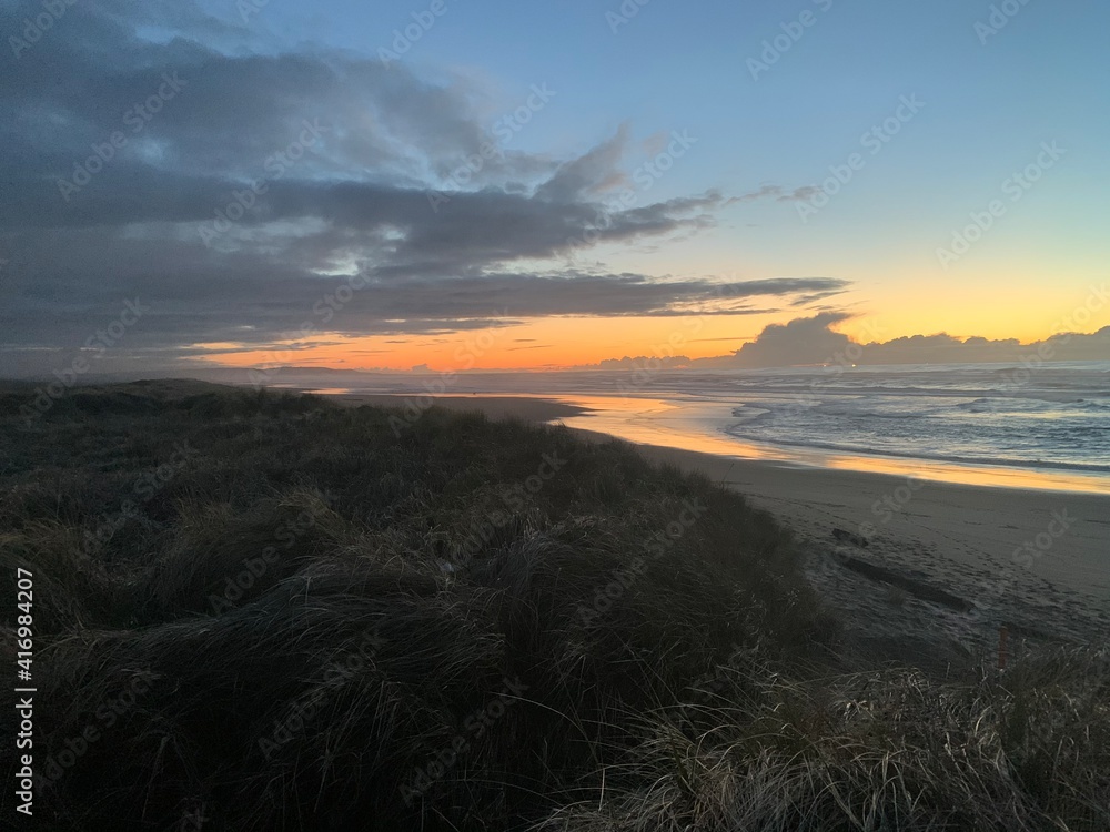 Obraz premium sunset over the sea