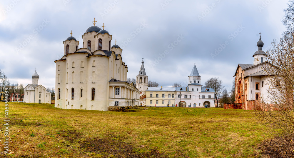 The Church of Paraskeva Pyatnitsa and St. Nicholas Cathedral,
