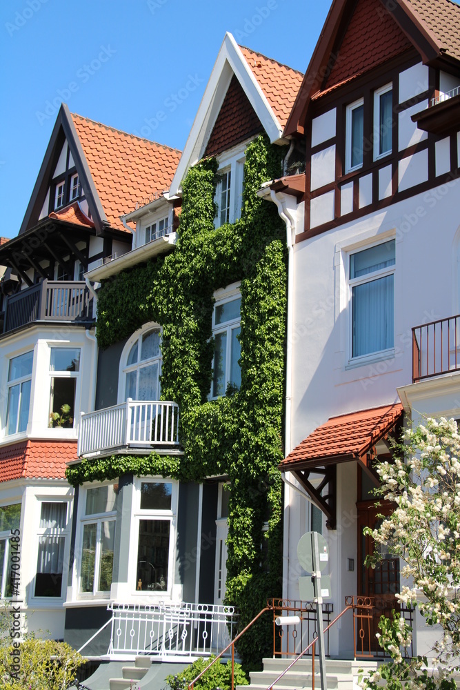 Old townhouses in Bremen Schwachhausen, Germany / Altbremerhäuser in Bremen Schwachhausen, Deutschland Old townhouses in Bremen Schwachhausen, Germany / Altbremerhäuser in Bremen Schwachhausen, Deutschland
