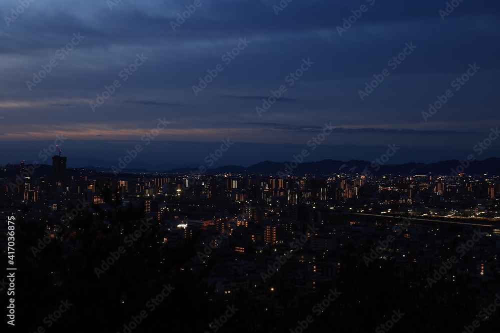 Naklejka premium 日本の岡山県岡山市の魚見山から見た夜景