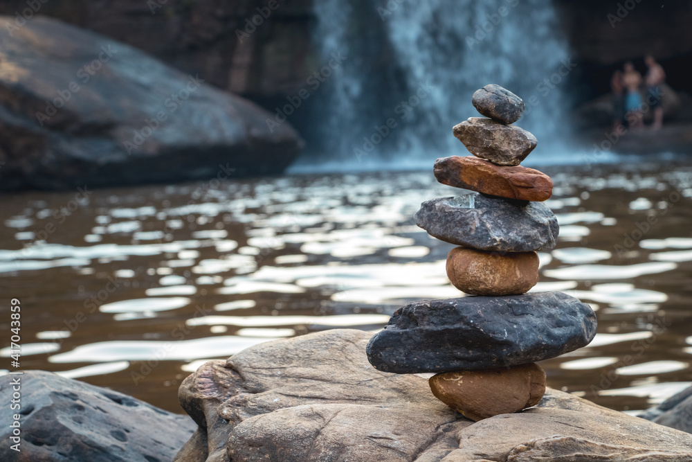 Fotografie zen stones in water