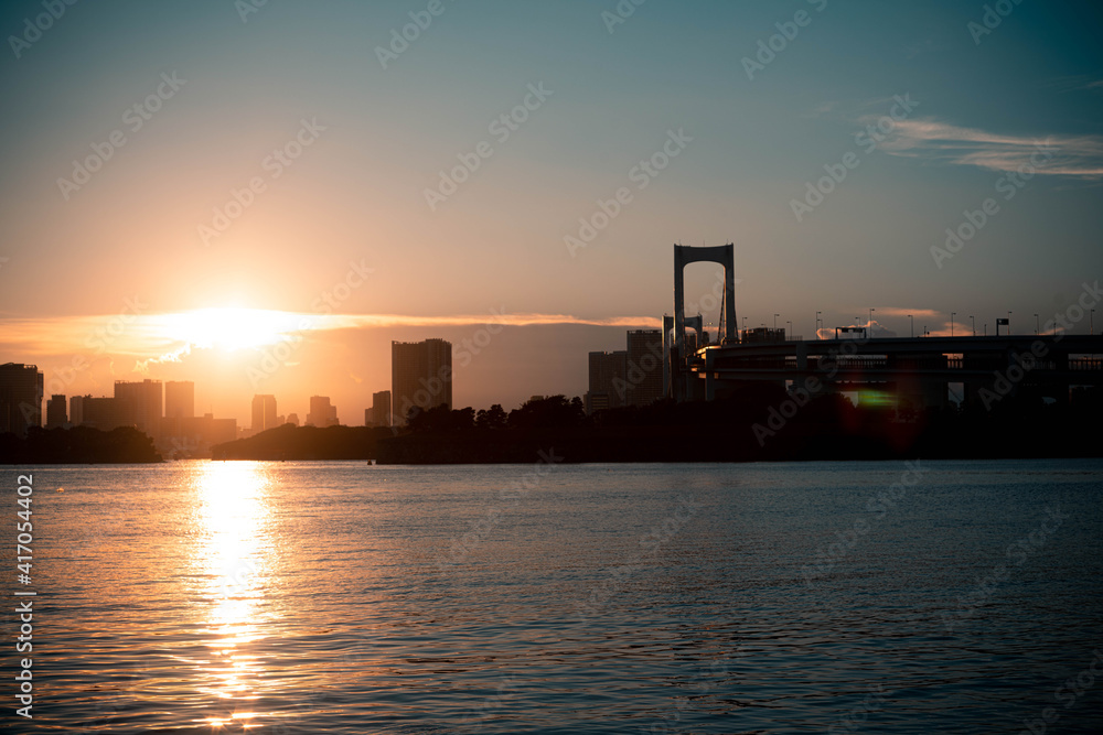 夕日と海とレインボーブリッジ