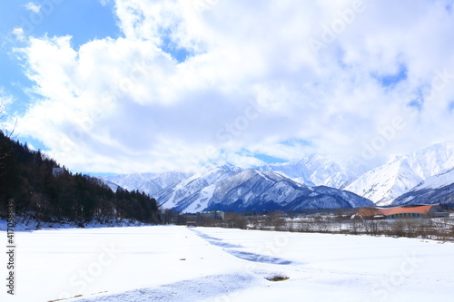 Wallpaper Mural 北アルプスがそびえる白馬の雪に包まれた白い世界
 Torontodigital.ca