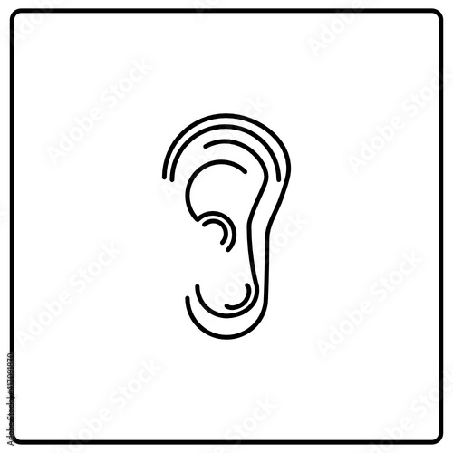 Symbol eines menschlichen Ohres vor weißem Hintergrund freigestellt