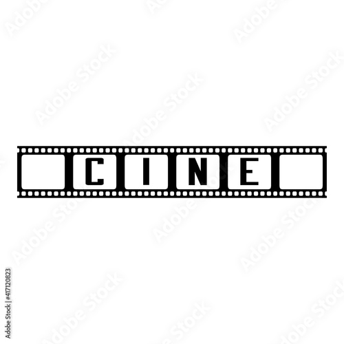 Logotipo con texto cine en español en tira de película en color negro