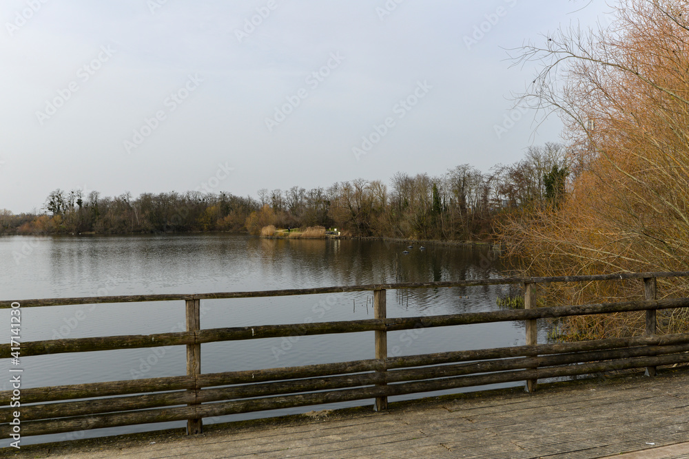 Obraz premium Lac , hiver, espace naturel protégé, Viry Châtillon, 91 ,Essonne,