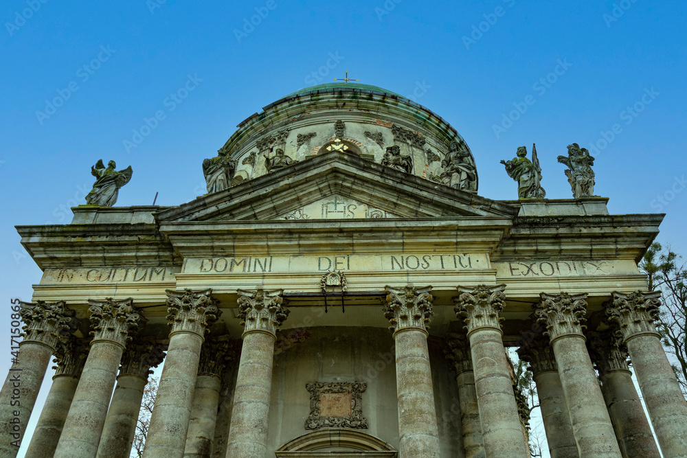 Fototapeta premium beautiful temples. Old gray temple on the background of a beautiful sky