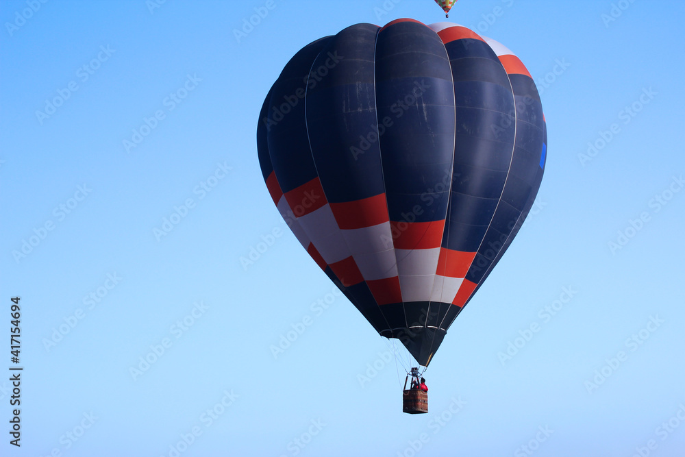 Obraz premium 青空を彩るカラフルな気球 | 秋田県横手市