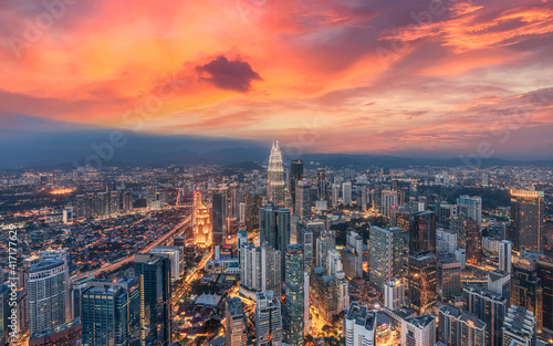 Canvas Print Dramatic Sunset in Kuala Lumpur from High Point of View