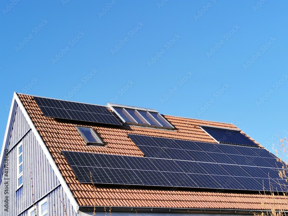 Fototapeta premium solar panels on roof