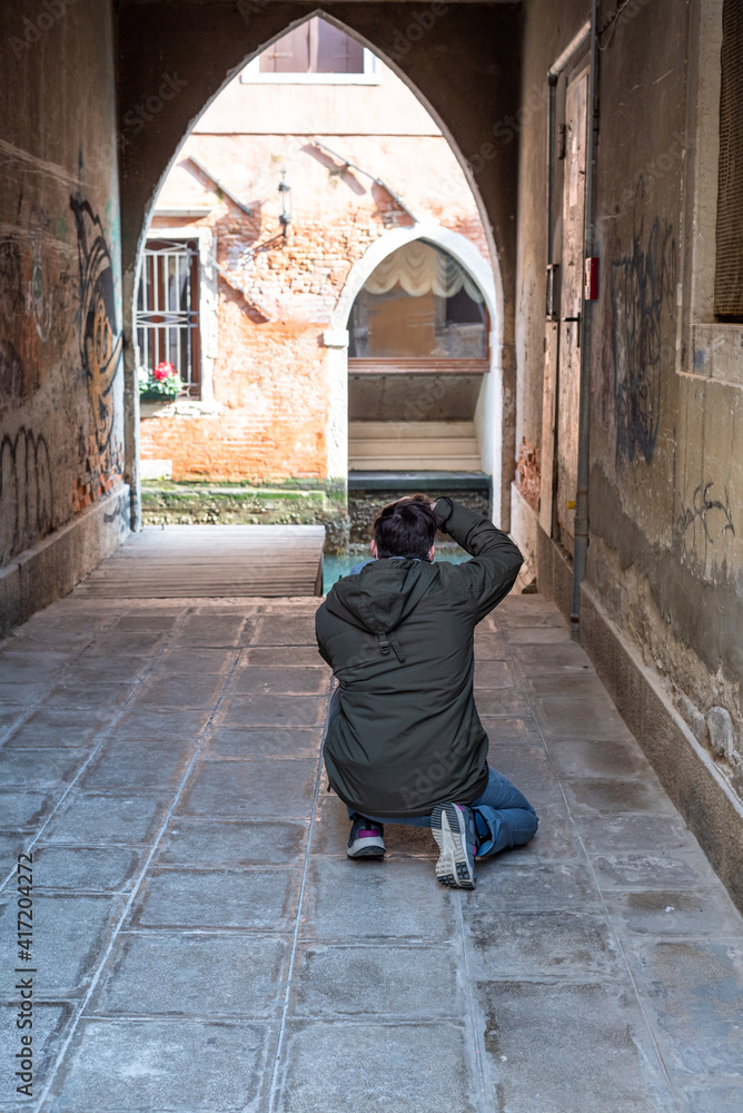 photographer at work in venice