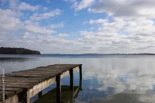 romantischer Steg am Selenter See, Seele baumeln lassen