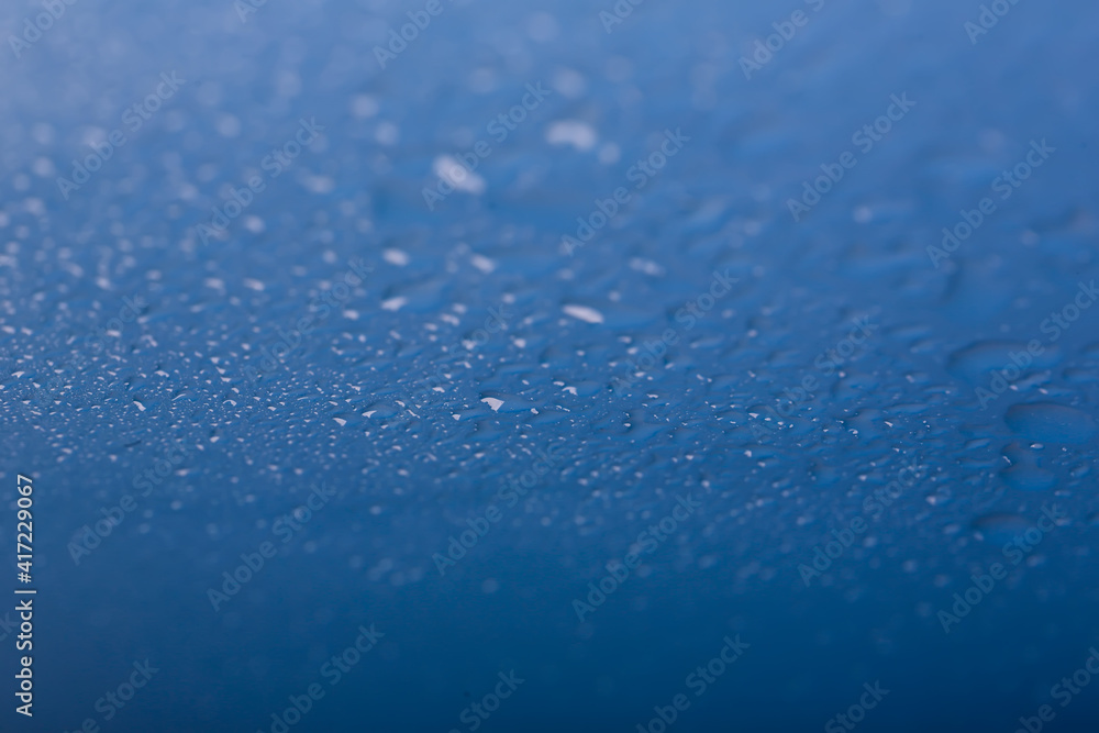 Obraz premium abstract blurred blue background with water drops