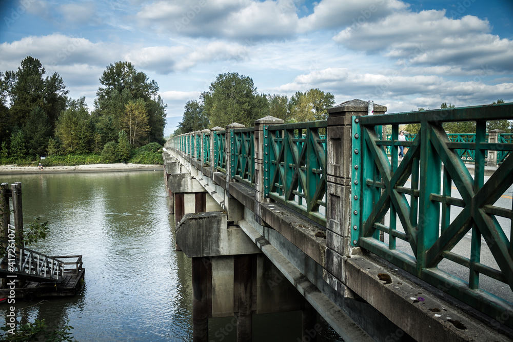 Fototapeta premium Fort Langley bridge over the river
