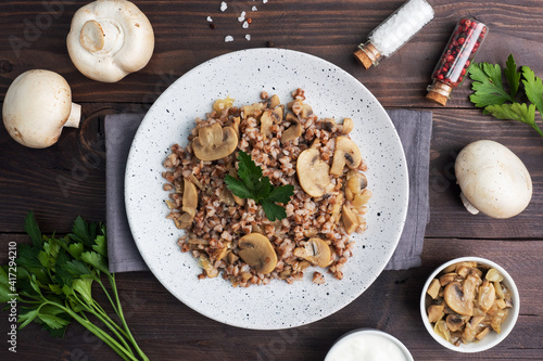 Konstfotografi Boiled buckwheat with stewed mushrooms