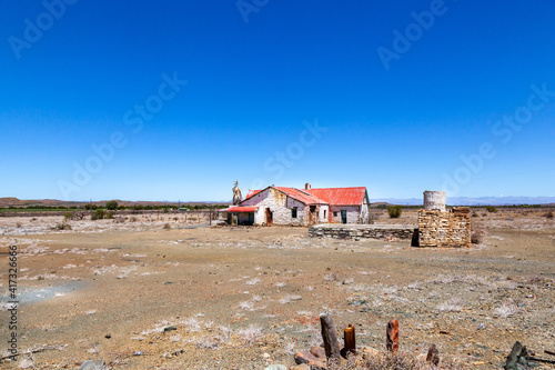 Canvas Print Abandoned house in the Karoo desert.