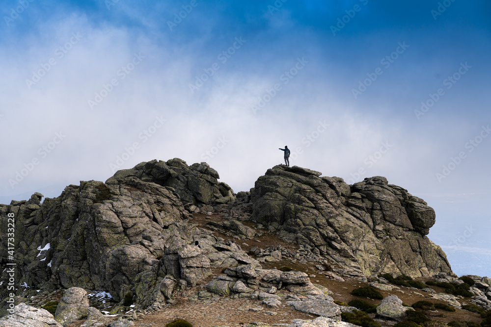 Para disfrutar del paisaje hay que subir la montaña. Para disfrutar del paisaje hay que subir la montaña.