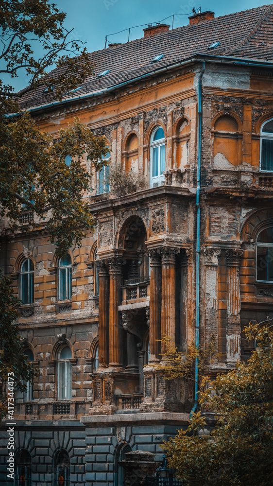 Ruins Ruins
