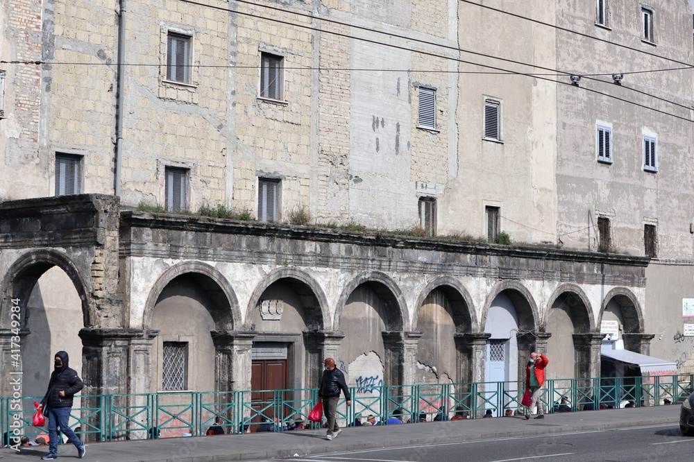 Napoli - Persone al Centro di Accoglienza del Santuario del Carmine