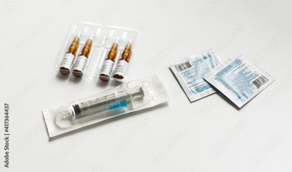 set for injection from ampoules, syringe and alcohol wipes set for injection from ampoules, syringe and alcohol wipes