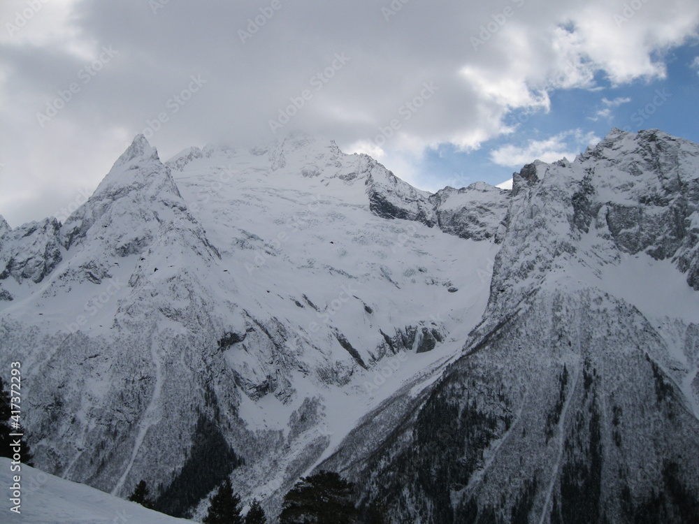 Obraz premium snow covered mountains
